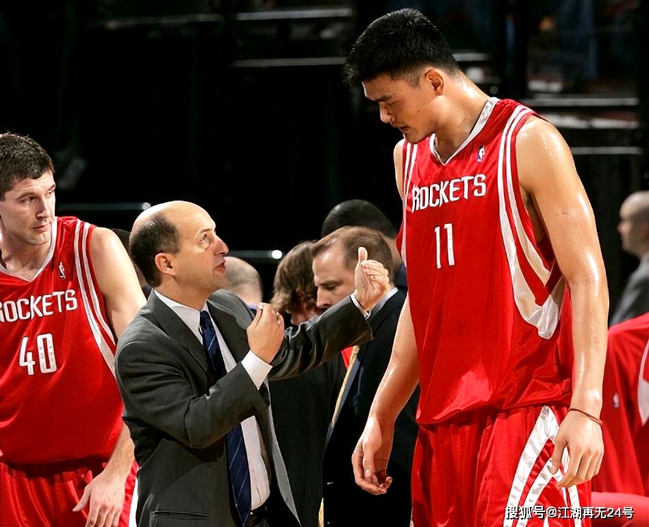 关于欧冠赛程吃紧，休斯敦火箭今夜调整名单，态度坚定，年轻球员得到机会的信息